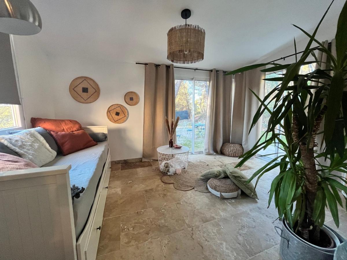 Maison Provencale Au Calme De La Campagne Avec Jacuzzi Aix-en-Provence Exteriér fotografie