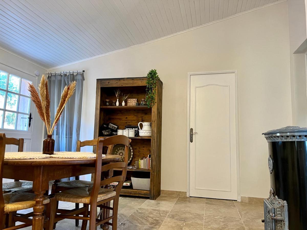 Maison Provencale Au Calme De La Campagne Avec Jacuzzi Aix-en-Provence Exteriér fotografie