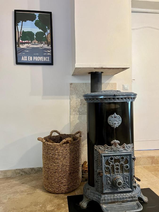 Maison Provencale Au Calme De La Campagne Avec Jacuzzi Aix-en-Provence Exteriér fotografie