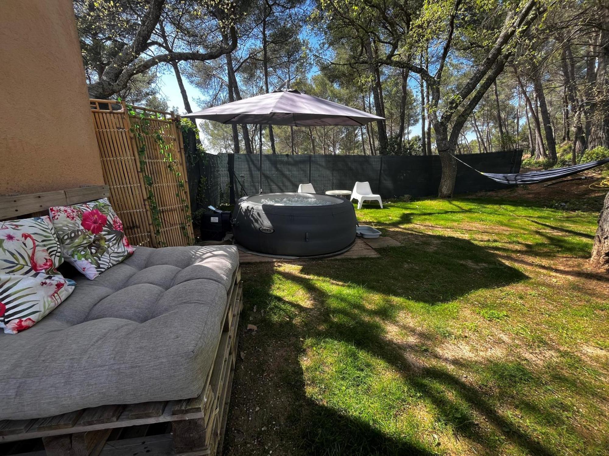 Maison Provencale Au Calme De La Campagne Avec Jacuzzi Aix-en-Provence Exteriér fotografie
