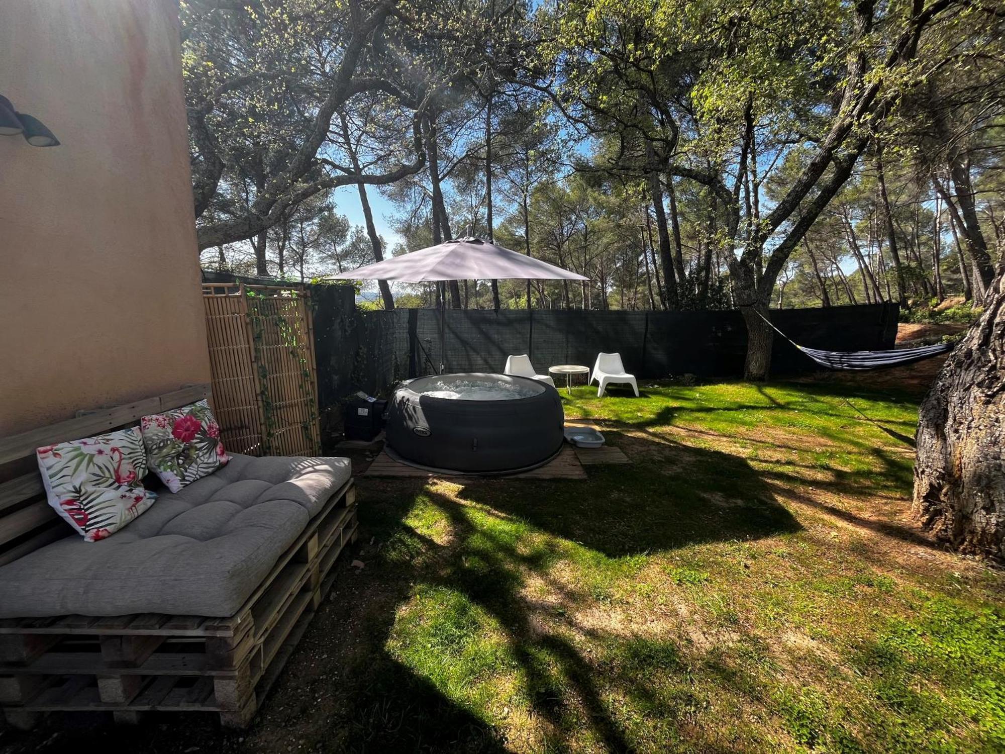 Maison Provencale Au Calme De La Campagne Avec Jacuzzi Aix-en-Provence Exteriér fotografie