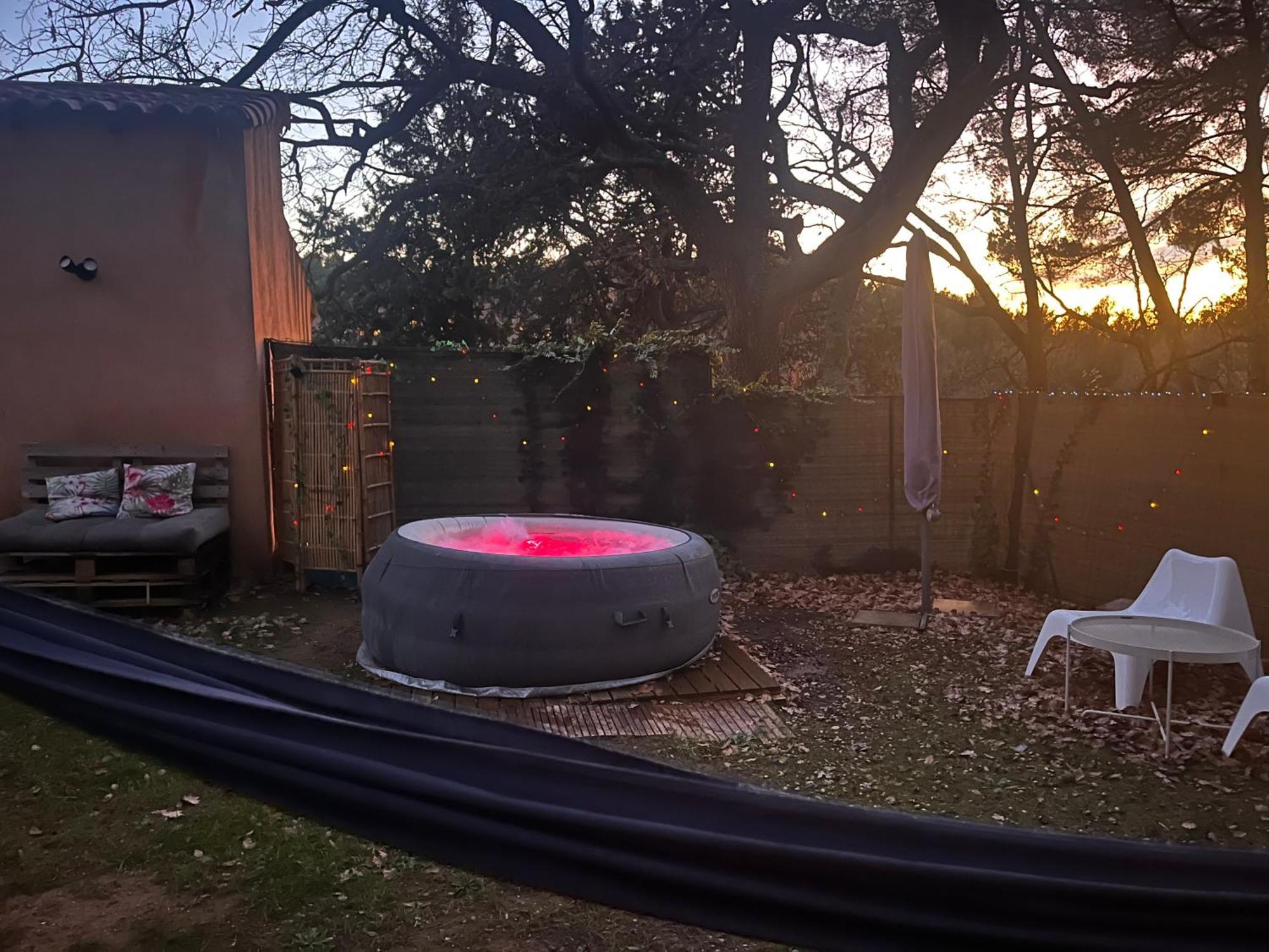 Maison Provencale Au Calme De La Campagne Avec Jacuzzi Aix-en-Provence Exteriér fotografie